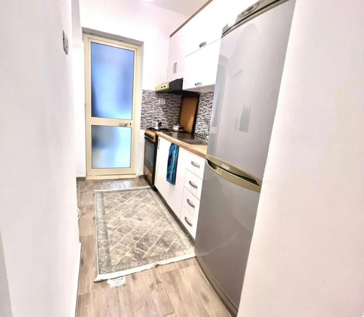 21 Dhjetori Apartment Tirana 0*,